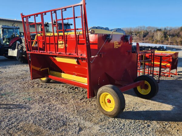 Farmco Wheeled Creep Feeder (6500lb Capacity) - Image 2