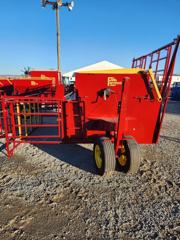 Farmco Wheeled Creep Feeder (6500lb Capacity) - Image 3